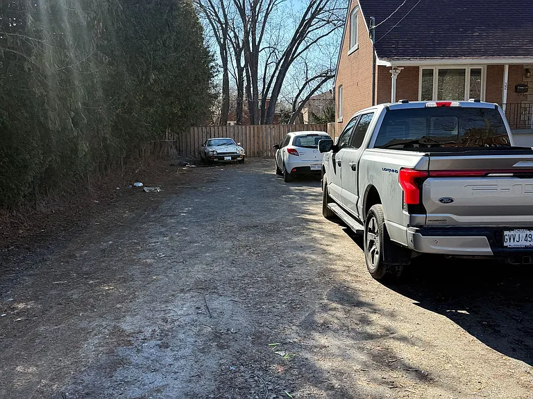 32 Homestead Rd #MAIN — Photo 2