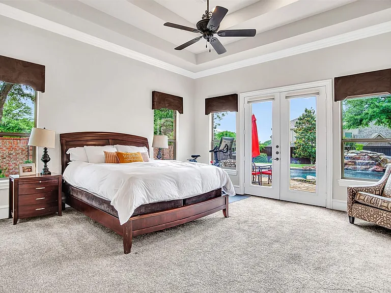 4828 Pyramid Dr — Photo 15