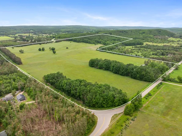 5230 Welsheimer Rd, Harbor Springs, MI 49740