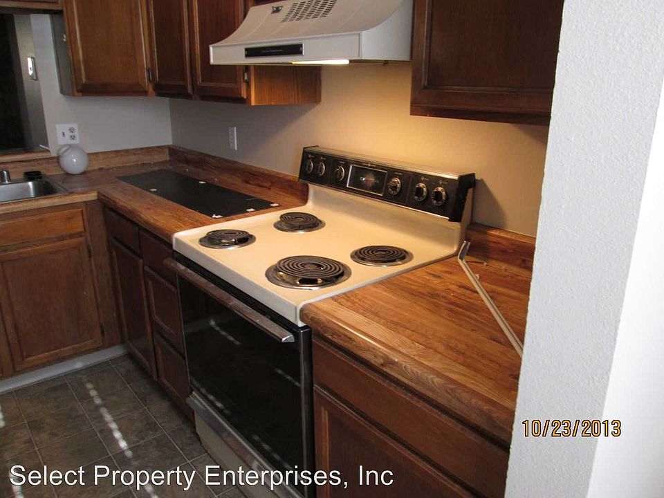 2nd image of 4026 Charleston Dr