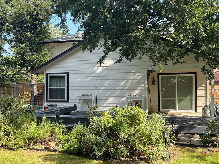 1104 Brookside Cv — Photo 23