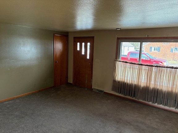 2nd image of 199 Dudley St