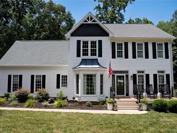 2113 Benwicke Dr, Pfafftown, NC 27040