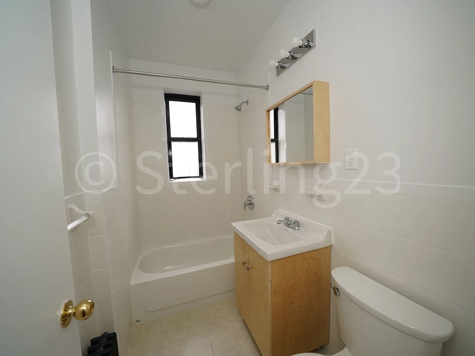 200 Highland Boulevard — Photo 3