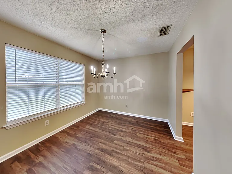 2027 Waterford Dr — Photo 10
