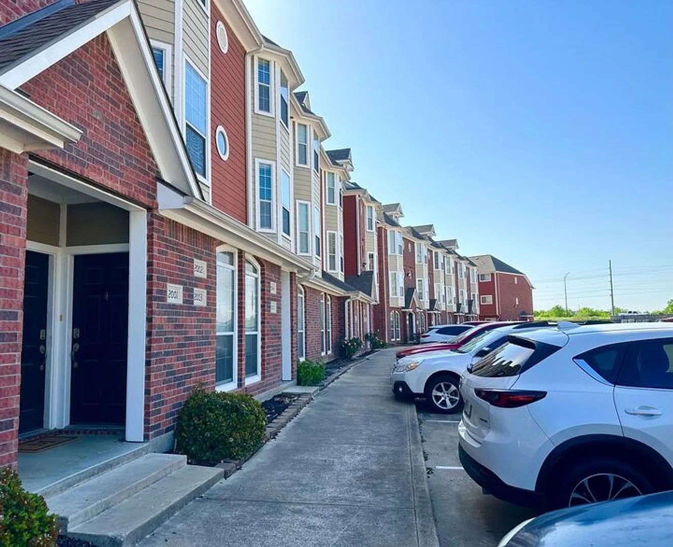 College Station - 1 bedroom 1 bath premiere furnished rental at Lakeridge — Photo 3