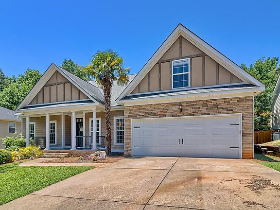 3rd image of 146 Stoney Creek Ln