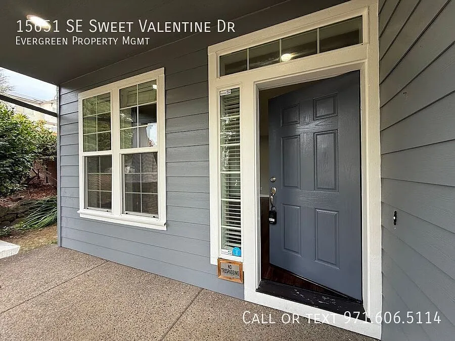 Charming & Elegant 3BR/3BA Home with Spacious Yard — Photo 4