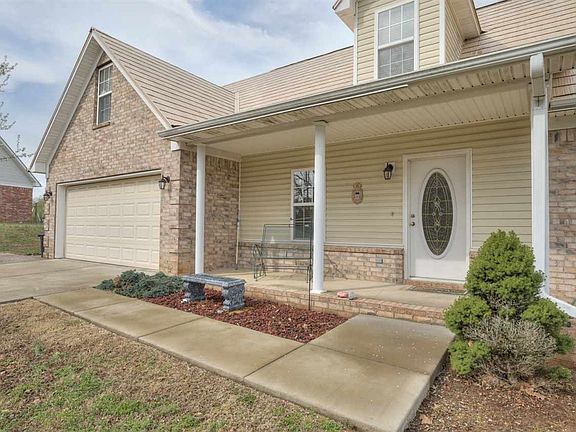 3rd image of 289 W Hannah Marie Dr