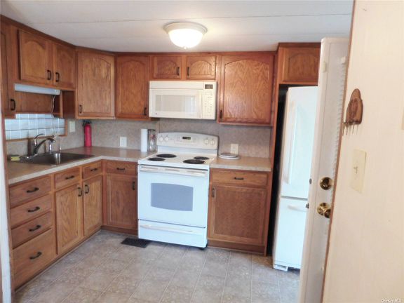 4th image of 525-32 Riverleigh Ave #32