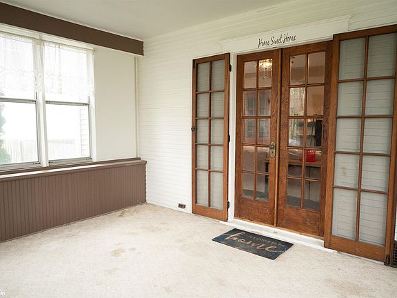 4th image of 520 Webster St