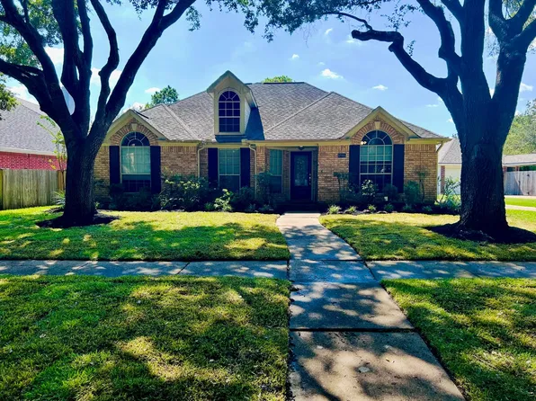 17315 Lantana Dr, Sugar Land, TX 77479
