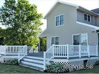 3rd image of 4269 Hawthorne Dr