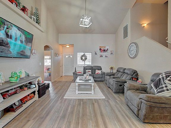 4th image of 606 Silver Mountain Dr