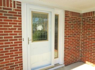 41 Lynnwood Rd, Edison, NJ 08820