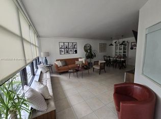 1440 Brickell Bay Dr APT 605, Miami, FL 33131