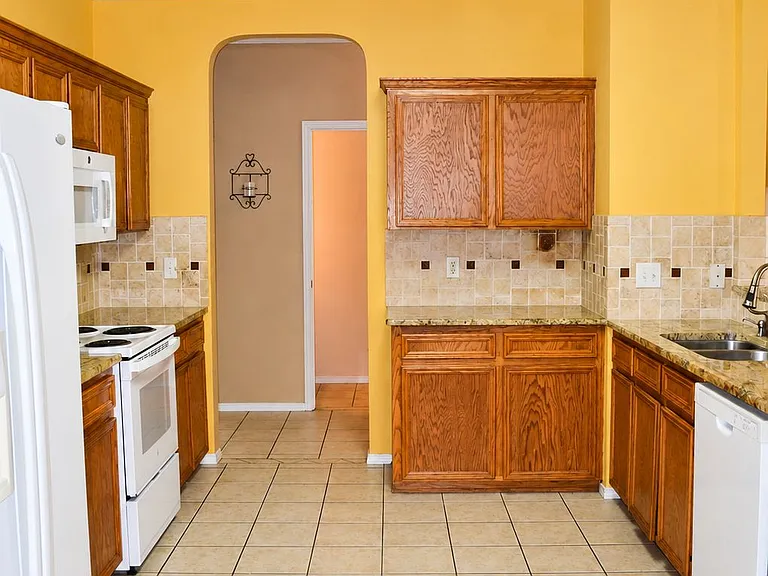 712 White Hawk Trl — Photo 12