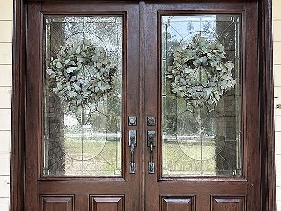 2nd image of 2402 Woodbine Dr