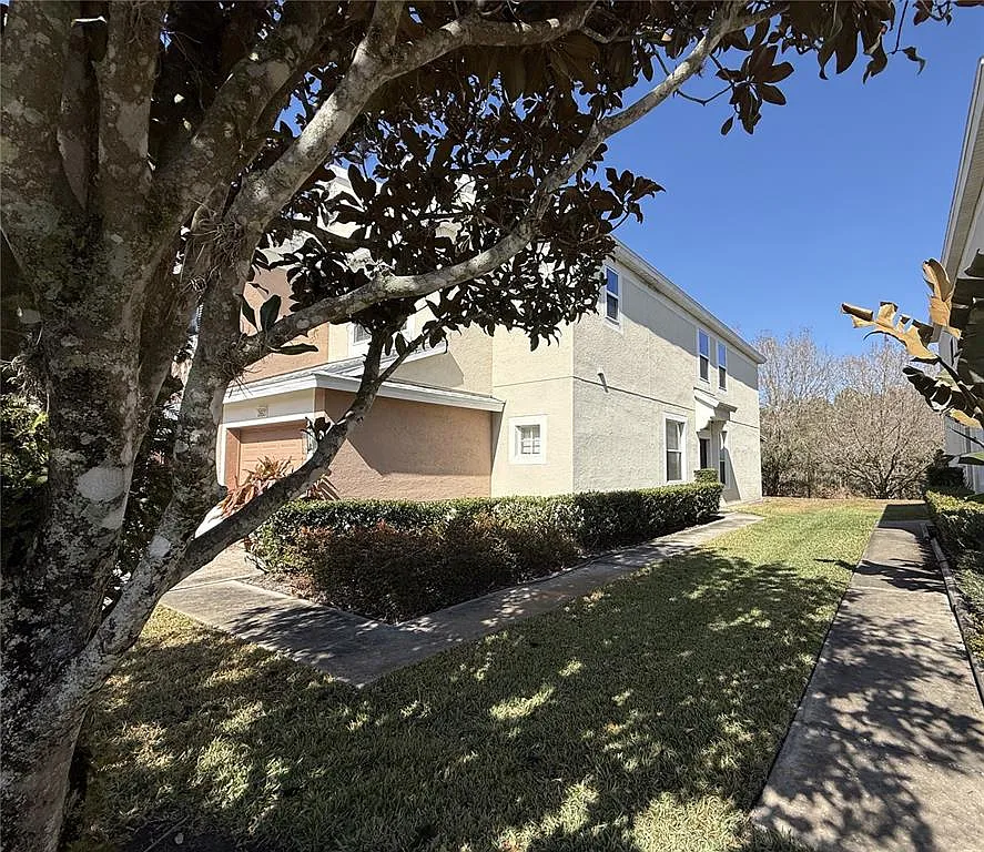 3 bed, 2.5 bath, 1545 sqft, $2,100 — Photo 2