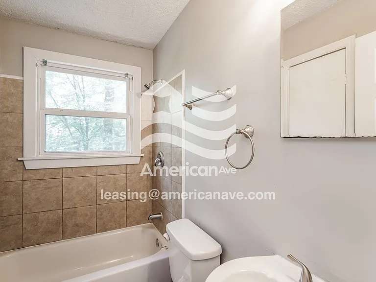 774286_009_main_bathroom_10.jpg