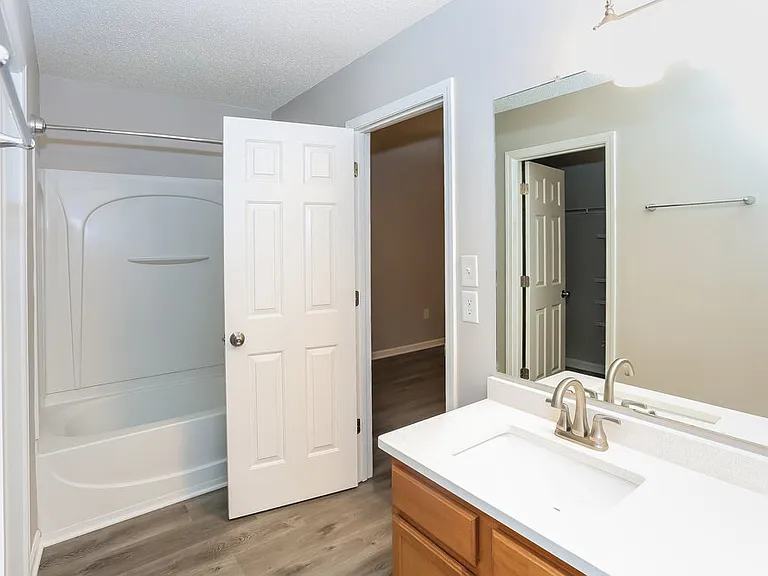 13515 Glasgow Green Ln — Photo 10