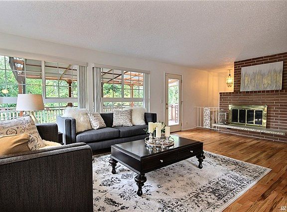 3rd image of 19501 36th Ave NE