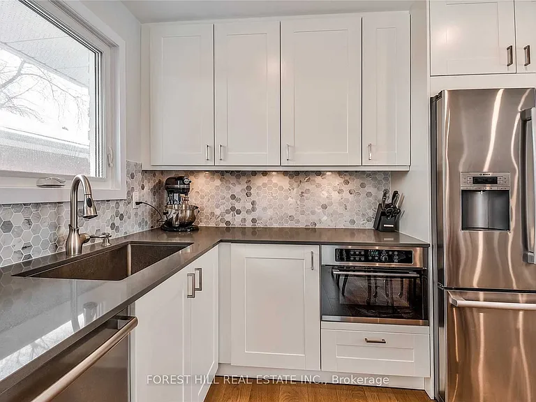 3 Shakespeare Dr — Photo 4