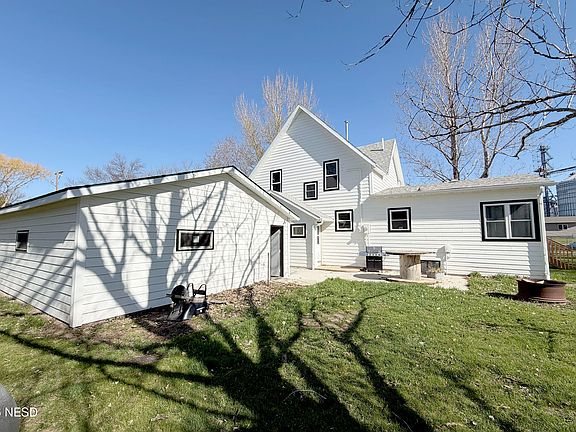 4th image of 406 1st St