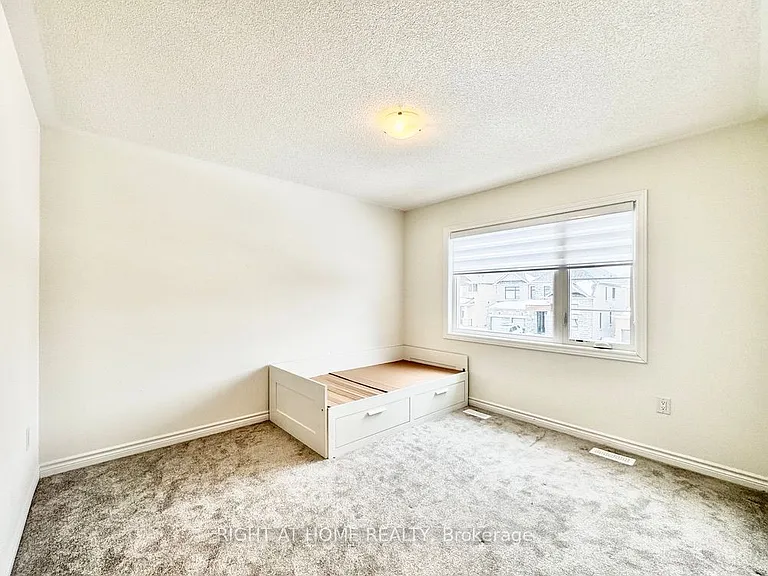 79 Calypso Ave — Photo 11