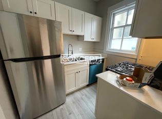 18 Agassiz St #2, Cambridge, MA 02140