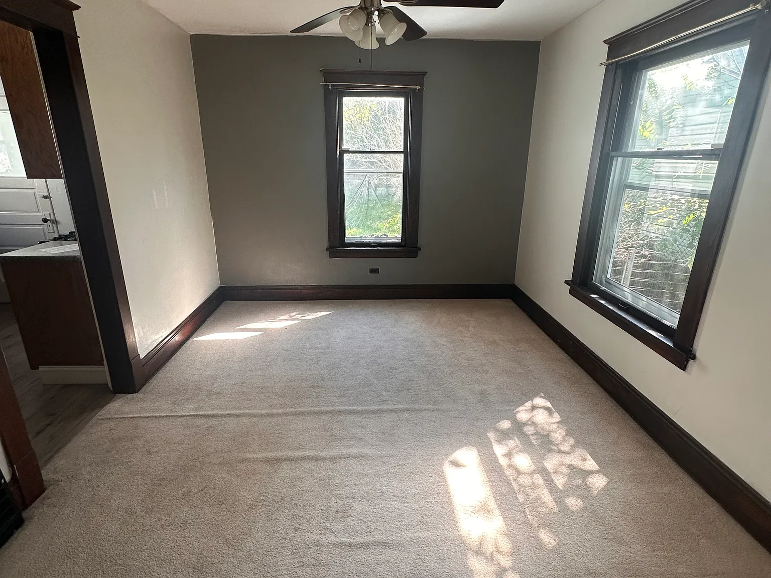 3 bed, $1,300 — Photo 4