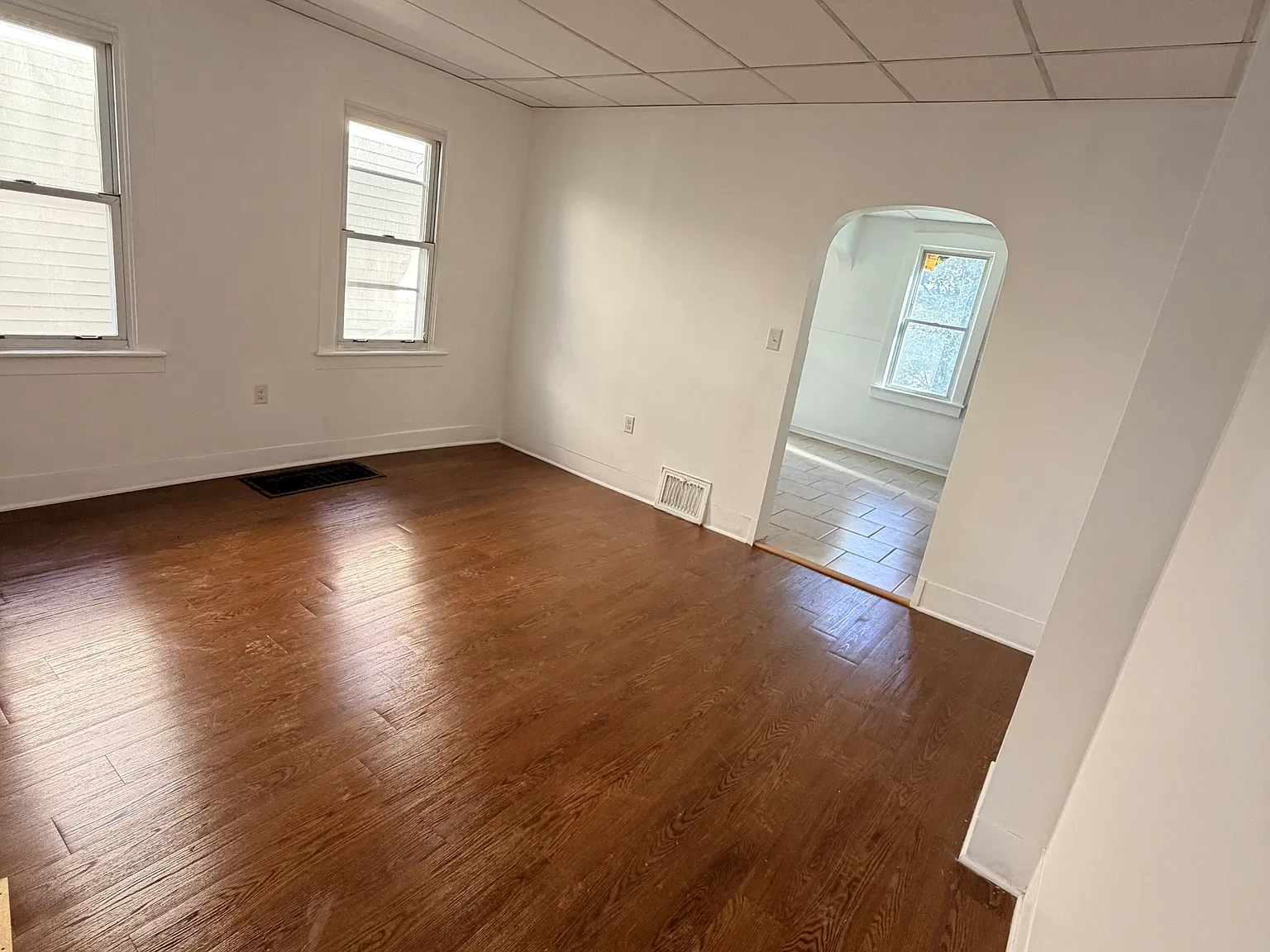 3 bed, $1,400 — Photo 3