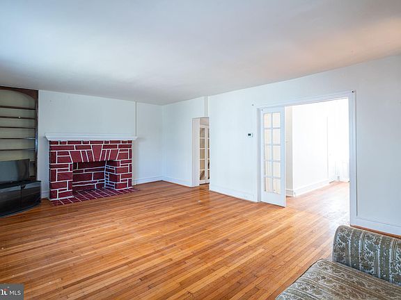 5th image of 7103 Penarth Ave #1