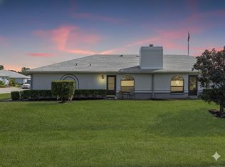 23215 Club Villas Dr, Land O Lakes, FL 34639