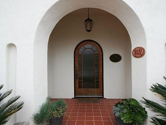 2nd image of 3021 Elliott St