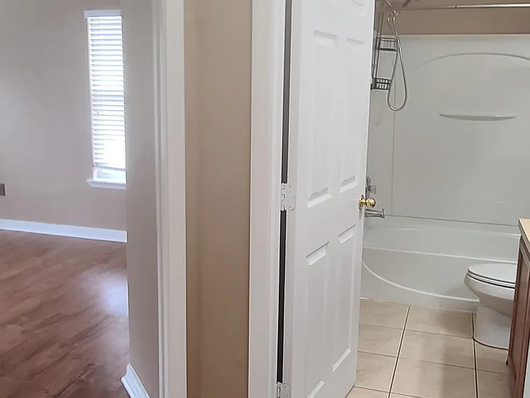 3511 Pine Oak Trl — Photo 14