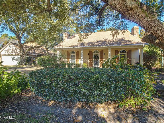 2nd image of 2588 Rue Palafox