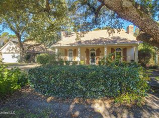 2588 Rue Palafox, Biloxi, MS 39531