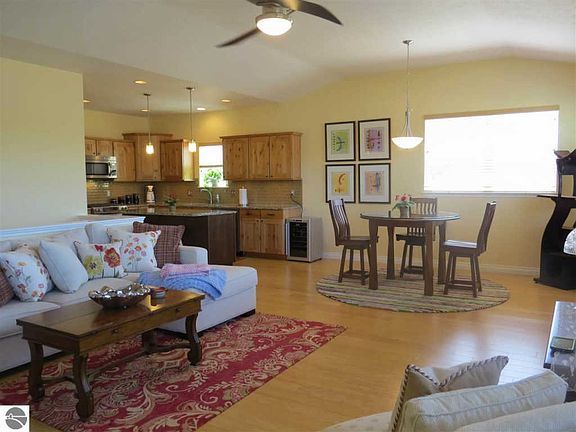 5th image of 4548 Kodiak Dr