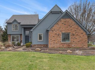 11154 Clovis Pointe Dr, South Lyon, MI 48178