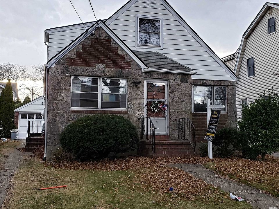 1st image of 137 N 3rd St