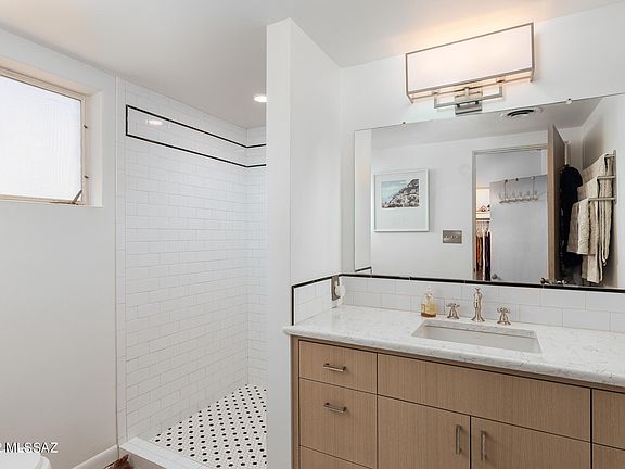 3rd image of 725 W Comobabi Dr