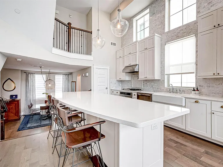 715 Algona Ave — Photo 19