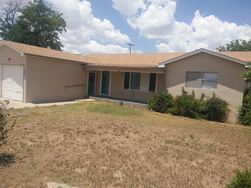 1st image of 823 E 1st St