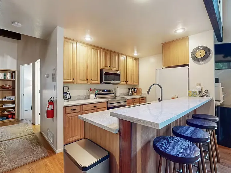 1001 Commonwealth Dr — Photo 10