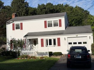 118 Longwood Dr, Chicopee, MA 01020