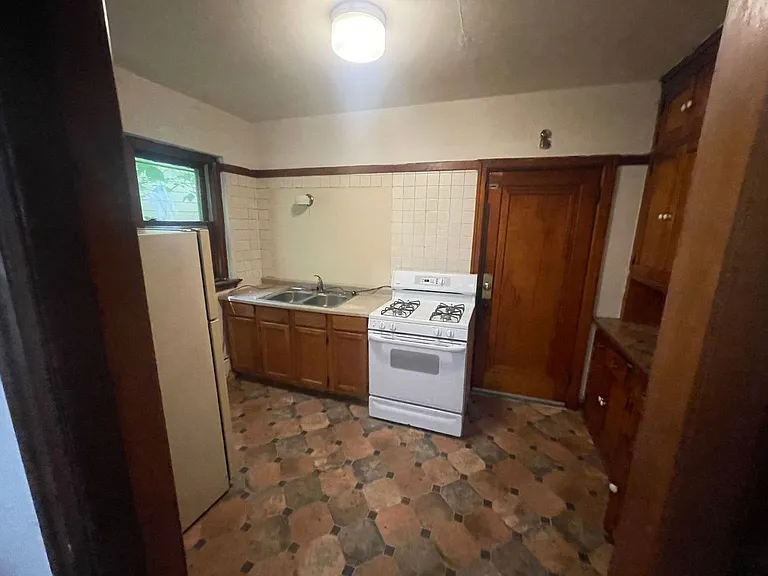 4409 W Burleigh St. (4 Unit)(Ace Property) — Photo 8