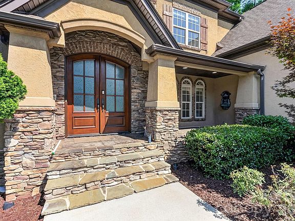2nd image of 6543 Robin Hollow Dr
