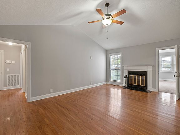 5th image of 5800 Labrador Ln