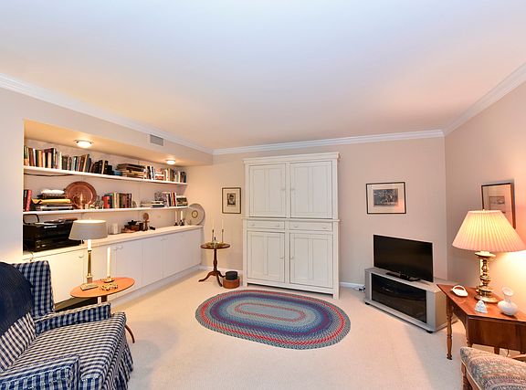 4th image of 105 E Laurel Ave APT 104